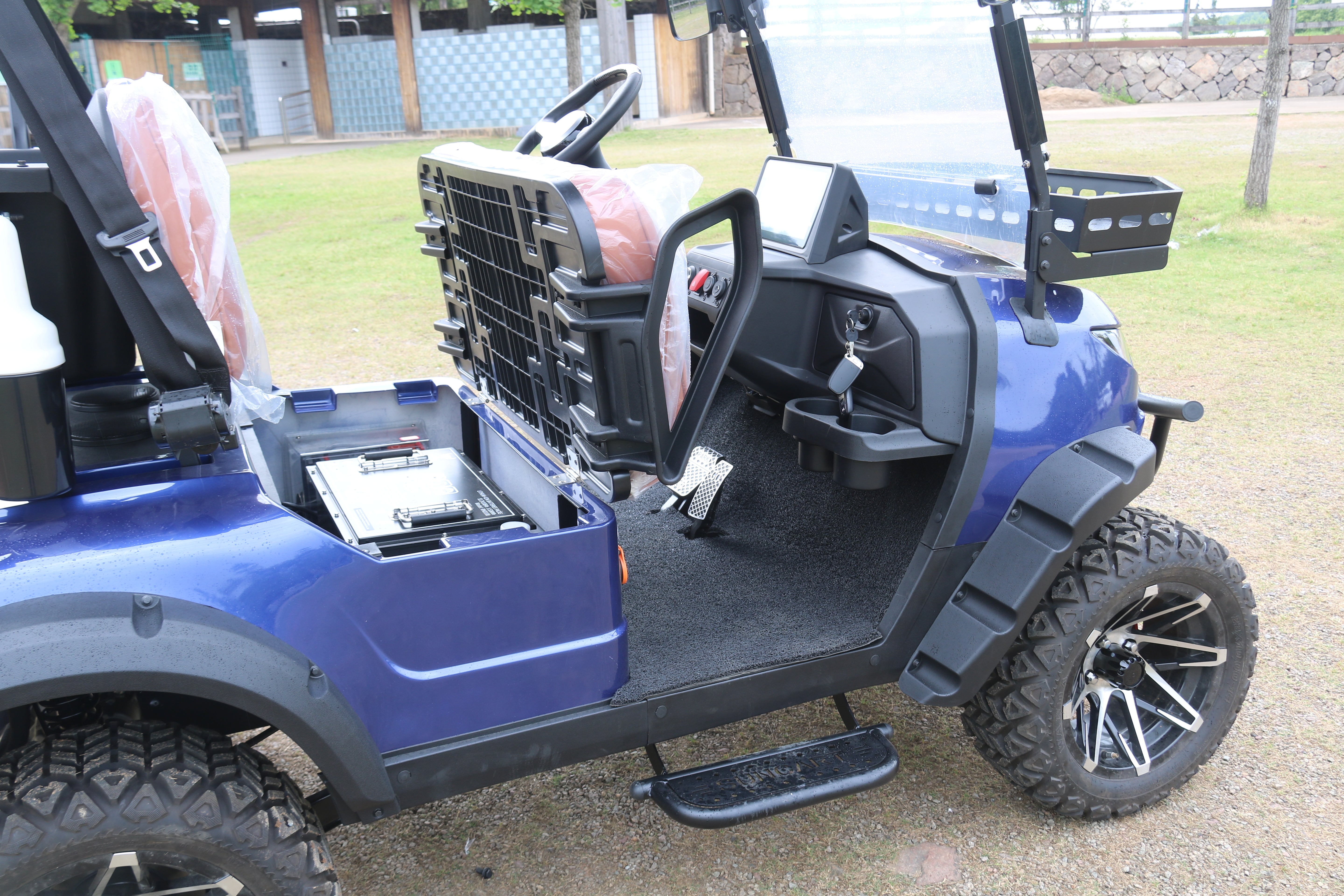 MXV Breeze 2 Trail - Blue - detail shot 2